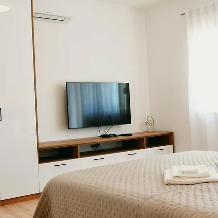 Vila Marta Mala Cista