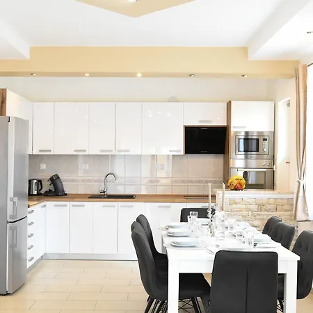 Marta Vila Mala Cista