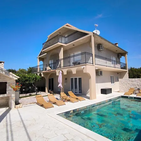 Marta Villa
